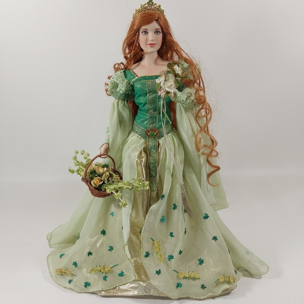Franklin Heirloom Mint Brianna‎ Princess Of TARA With Bouquet And Stand